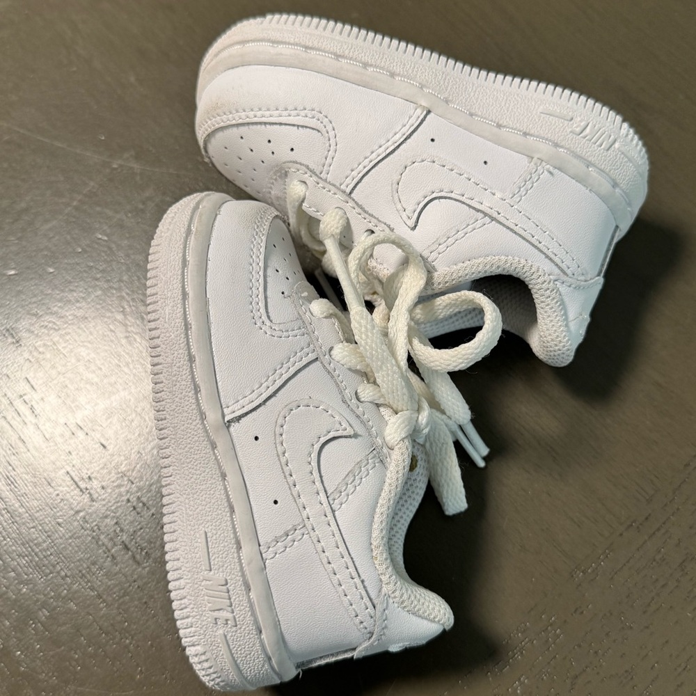 Toddler White Air force ones Size 4C - Picture 5 of 8
